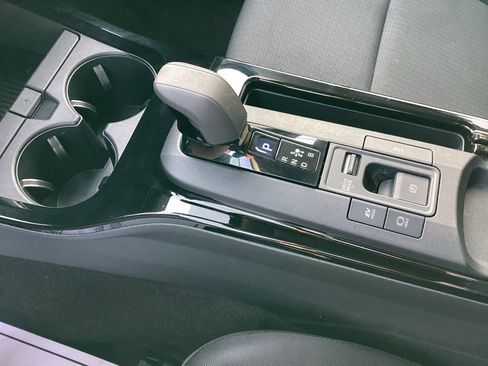 Used 2025 Toyota Prius LE image 29