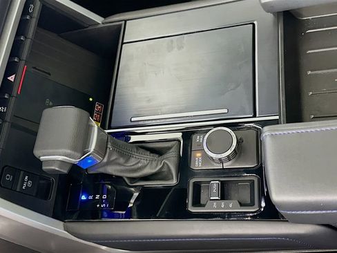 Used 2025 Toyota Tundra Platinum image 17