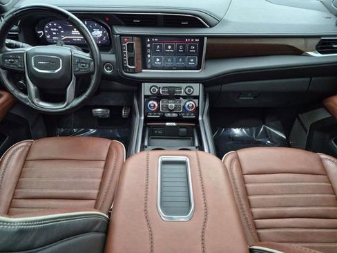 Used 2023 GMC Yukon XL Denali Ultimate AWD/4WD image 13