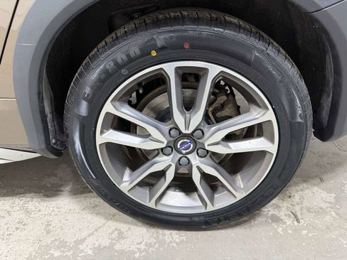 Used 2018 Volvo V60 T5 Cross Country Platinum image 7