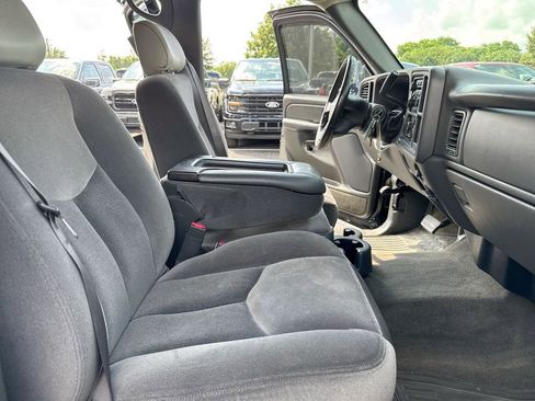 Used 2005 GMC Sierra 1500 SLE w/ Light Duty Power Package RWD image 20