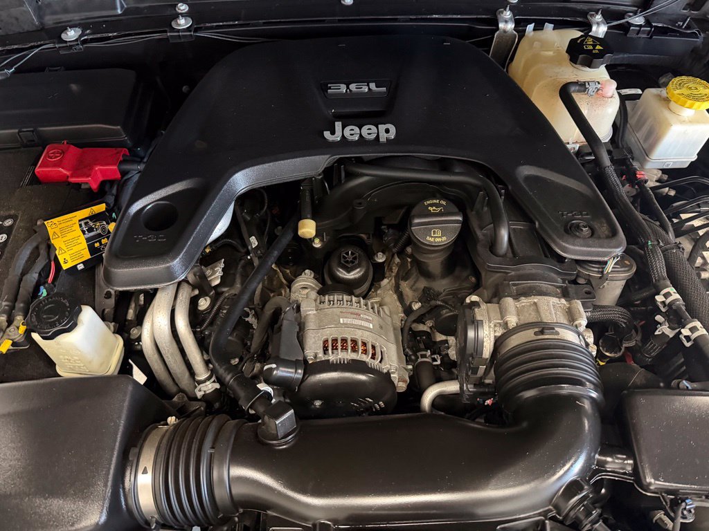Used 2021 Jeep Gladiator Sport AWD/4WD image 9