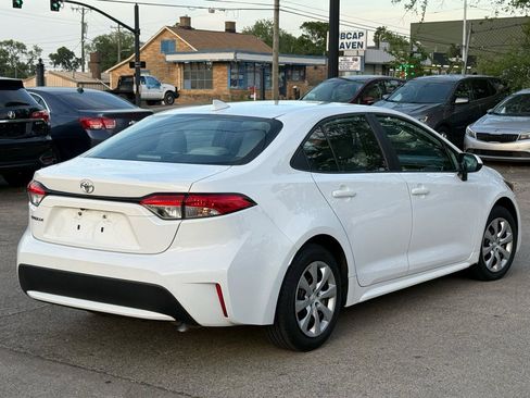 Used 2020 Toyota Corolla LE image 4