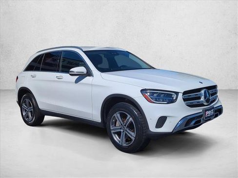 Used 2022 Mercedes-Benz GLC 300 4MATIC w/ Premium Package Lite image 3
