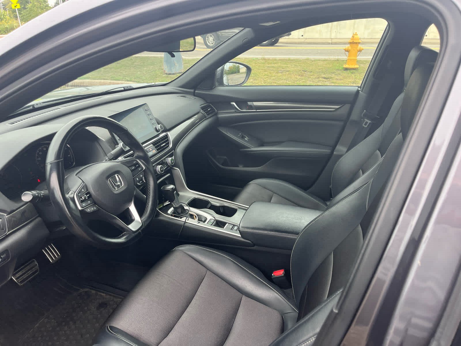 Used 2018 Honda Accord Sport image 9