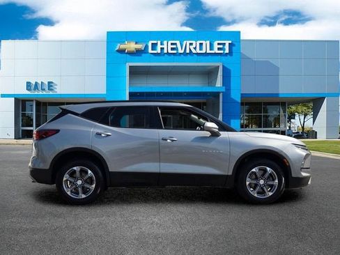 Used 2023 Chevrolet Blazer LT w/ Convenience Package FWD image 2