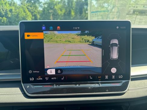 New 2025 Volkswagen Tiguan SE R-Line image 17