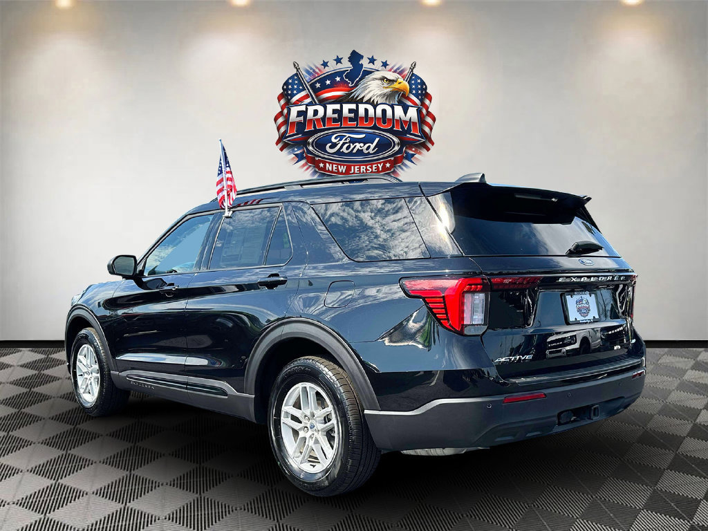 Used 2026 Ford Explorer Active AWD/4WD image 6