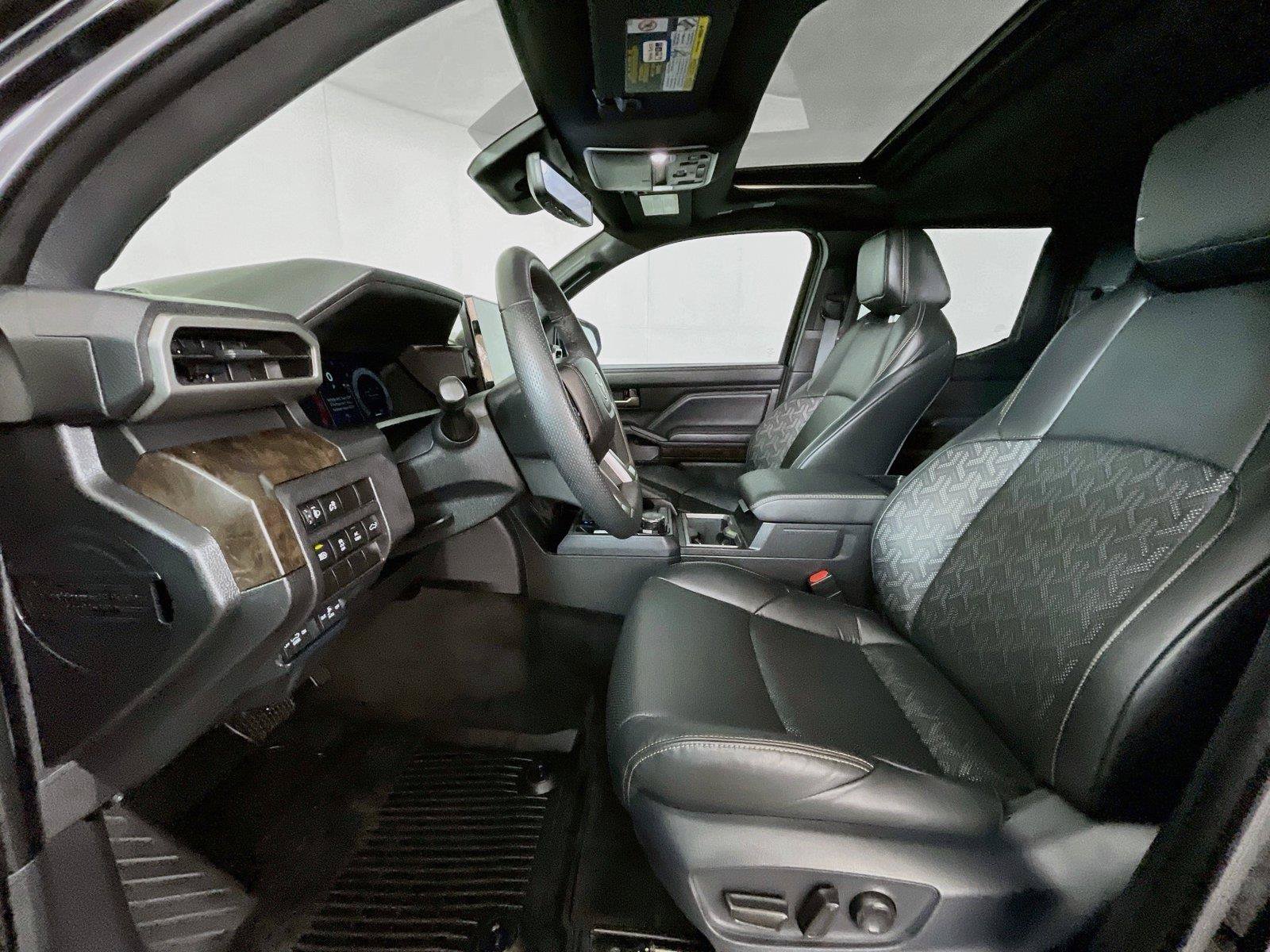 Used 2024 Toyota Tacoma Limited w/ Limited Package (LT) AWD/4WD image 25