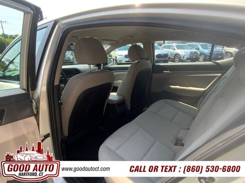 Used 2017 Hyundai Elantra SE w/ Cargo Package FWD image 12