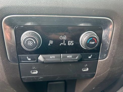 Used 2022 Chevrolet Tahoe LT w/ Luxury Package RWD image 19