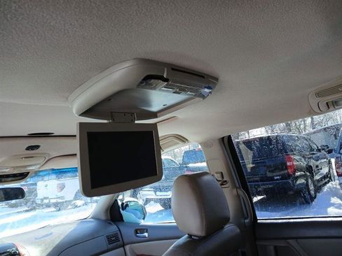 Used 2009 Toyota Sienna XLE image 13