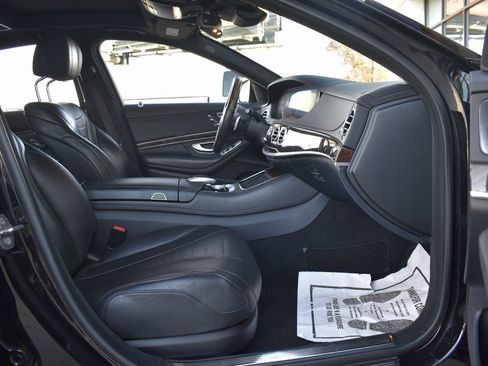 Used 2020 Mercedes-Benz S 560 4MATIC Sedan w/ Premium Package image 21