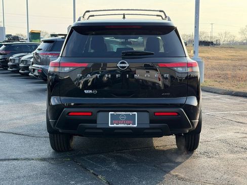 New 2026 Nissan Pathfinder SV image 6