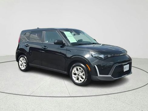 Used 2023 Kia Soul LX w/ Option Group 015 image 3