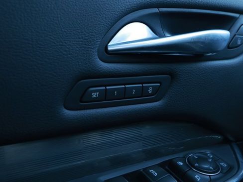 Used 2024 Cadillac XT4 Premium Luxury image 23