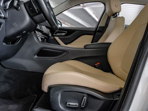 Used 2019 Jaguar F-PACE Premium AWD/4WD image 30