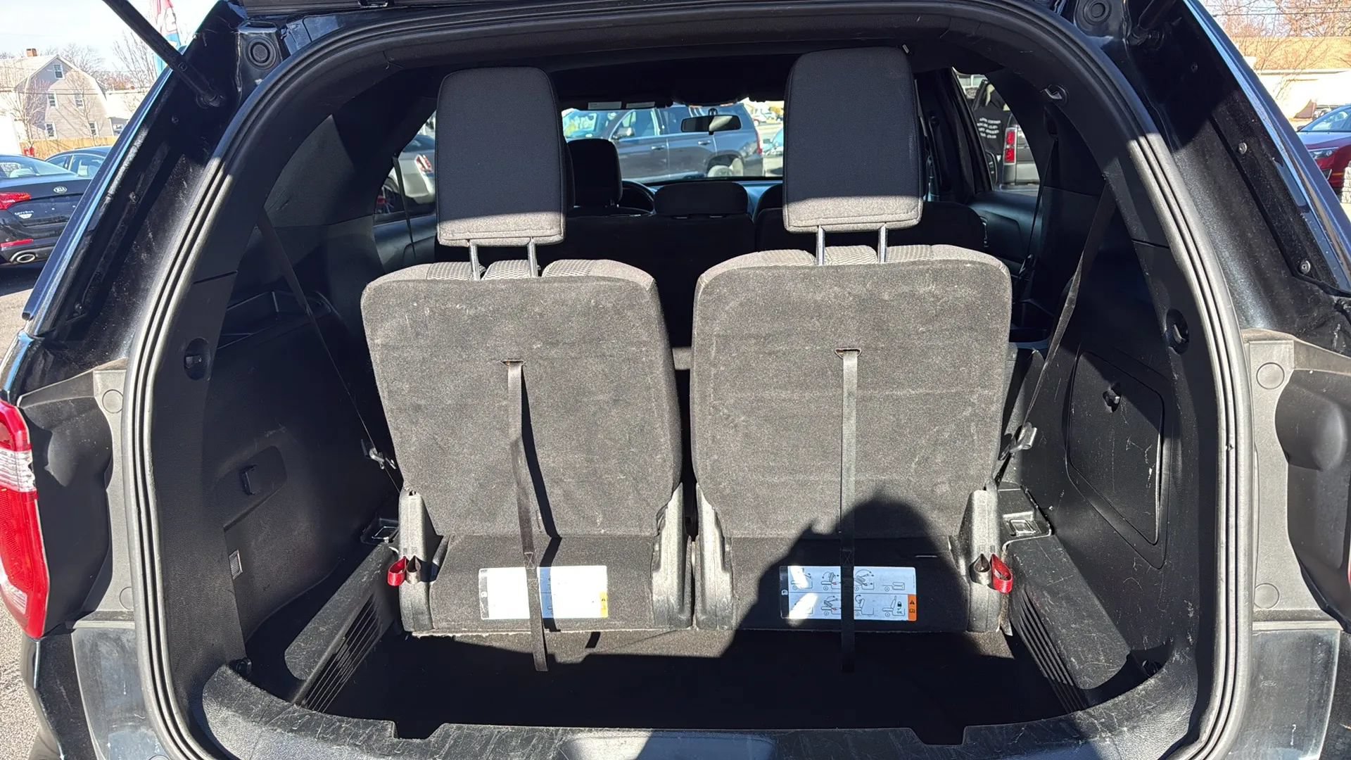 Used 2018 Ford Explorer XLT AWD/4WD image 8