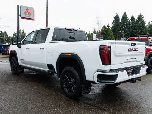 Used 2024 GMC Sierra 2500 AT4 w/ Technology Package image 4