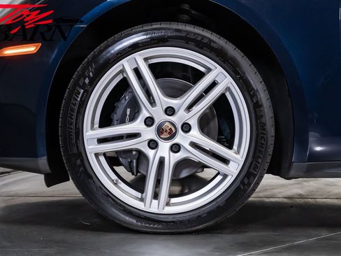 Used 2022 Porsche Panamera 4 Platinum Edition AWD/4WD image 17