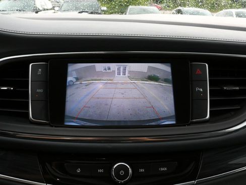 Used 2019 Buick Enclave Essence AWD/4WD image 29