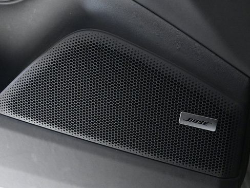 Certified 2025 Porsche Macan 4 Electric image 21