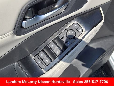 Used 2026 Nissan Rogue SV FWD image 23