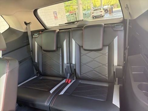 New 2024 Volkswagen Atlas Peak Edition SE image 17