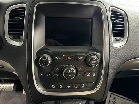 Used 2019 Dodge Durango SXT image 17