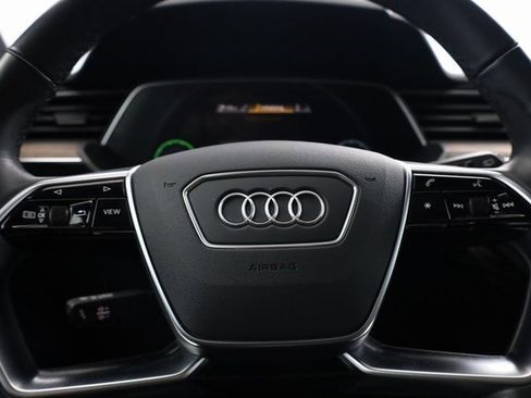 Used 2022 Audi e-tron Premium image 16