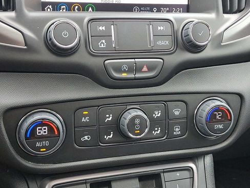 Used 2024 GMC Terrain AT4 w/ Infotainment Package II AWD/4WD image 16