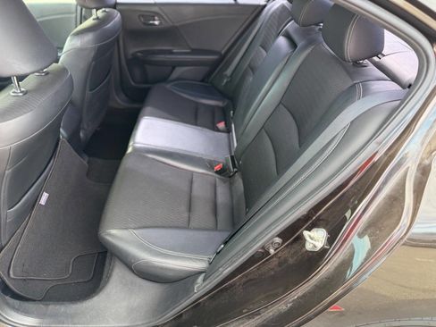 Used 2017 Honda Accord Sport image 14