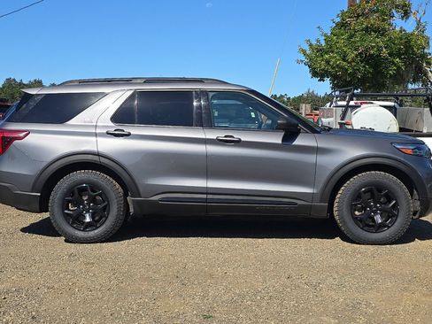 Used 2022 Ford Explorer Timberline AWD/4WD image 3