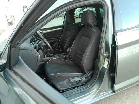 Used 2023 Volkswagen Jetta Sport image 13