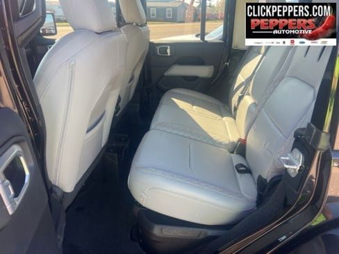 Used 2021 Jeep Wrangler Unlimited Sahara image 13