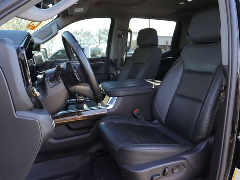 Used 2025 GMC Sierra 1500 Elevation w/ Elevation Premium Package image 9