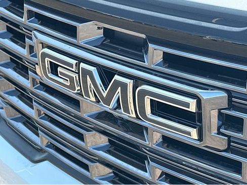 New 2026 GMC Acadia Denali Ultimate w/ LPO, Floor Liner Package AWD/4WD image 37