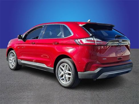Used 2023 Ford Edge SEL image 6
