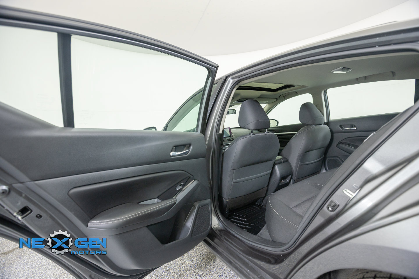 Used 2021 Nissan Altima 2.5 SV w/ SV Premium Package FWD image 30