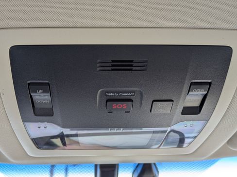 Used 2015 Lexus NX 200t 200t Sport Utility image 33