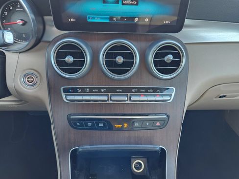 Used 2021 Mercedes-Benz GLC 300 image 25