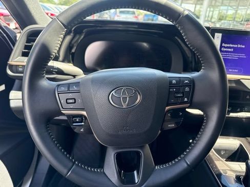 Used 2024 Toyota Crown AWD/4WD image 15