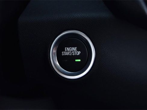 Used 2024 GMC Terrain SLT image 19