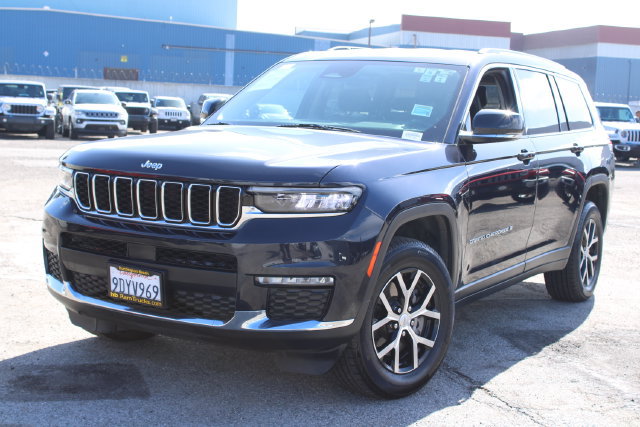 Used 2023 Jeep Grand Cherokee L Limited RWD image 9
