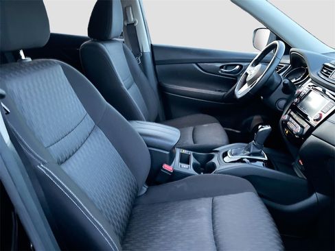 Used 2020 Nissan Rogue SV image 27