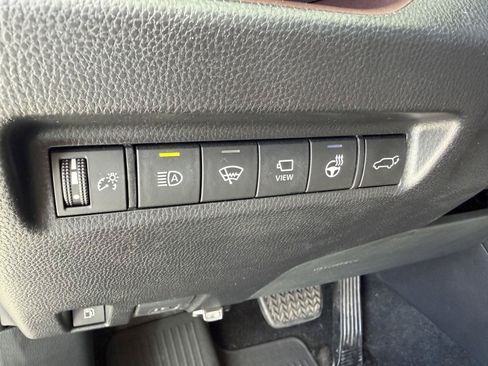 Used 2021 Toyota RAV4 Limited AWD/4WD image 37