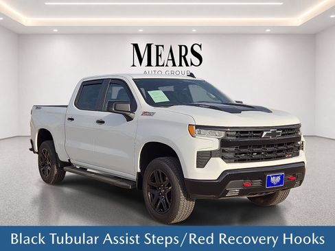 Used 2025 Chevrolet Silverado 1500 LT Trail Boss w/ LPO, Dark Essentials Package AWD/4WD image 8