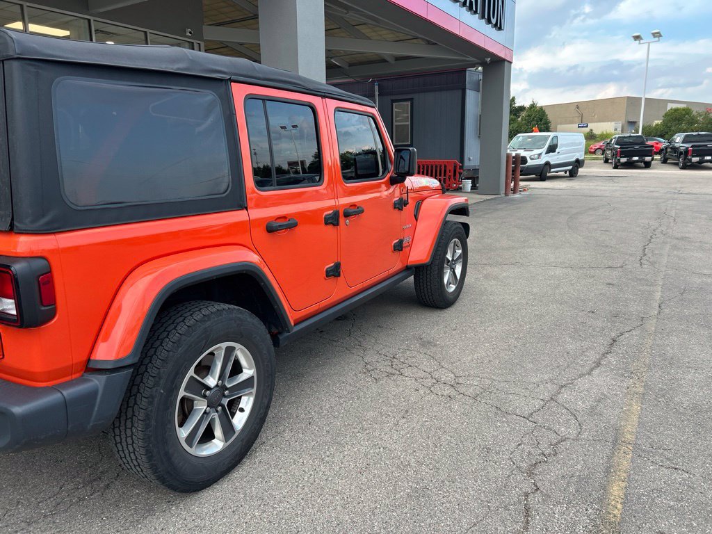 Used 2018 Jeep Wrangler Unlimited Sahara AWD/4WD image 6