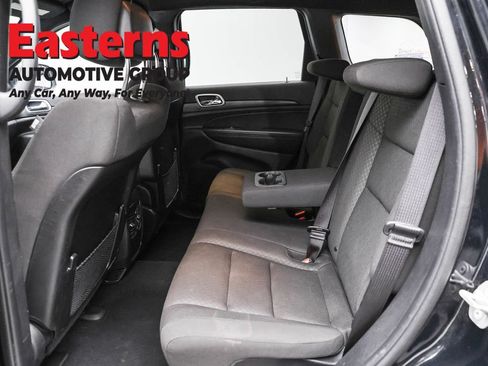 Used 2021 Jeep Grand Cherokee Laredo AWD/4WD image 21