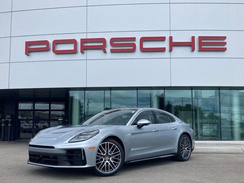 New 2025 Porsche Panamera image 1
